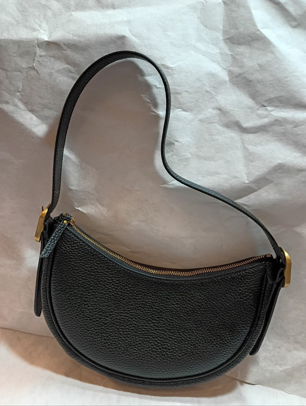 Quince Black Crescent Leather Shoulder Bag - Picture 5 of 15